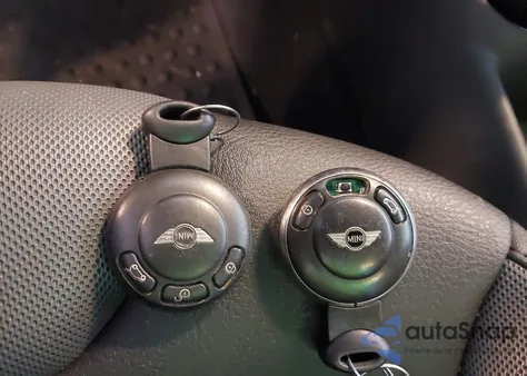 2009 Mini John Cooper Works from USA, damaged, VIN WMWMF93579TF96358